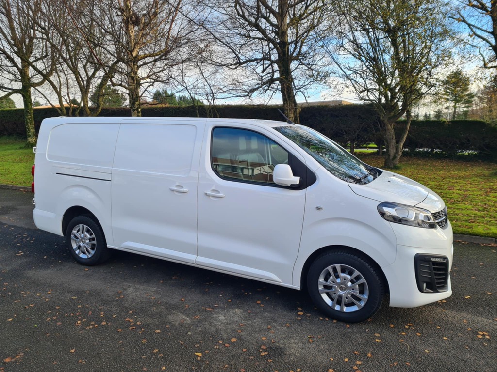 Vauxhall Vivaro 1.5 D Sportive S S......lwb White