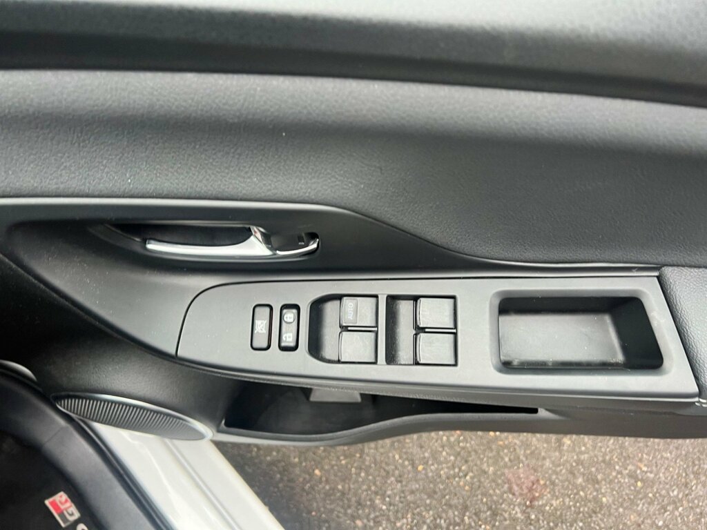 Toyota Yaris 1.5 Vvt-h Gr Sport E-cvt Euro 6 Ss White #6