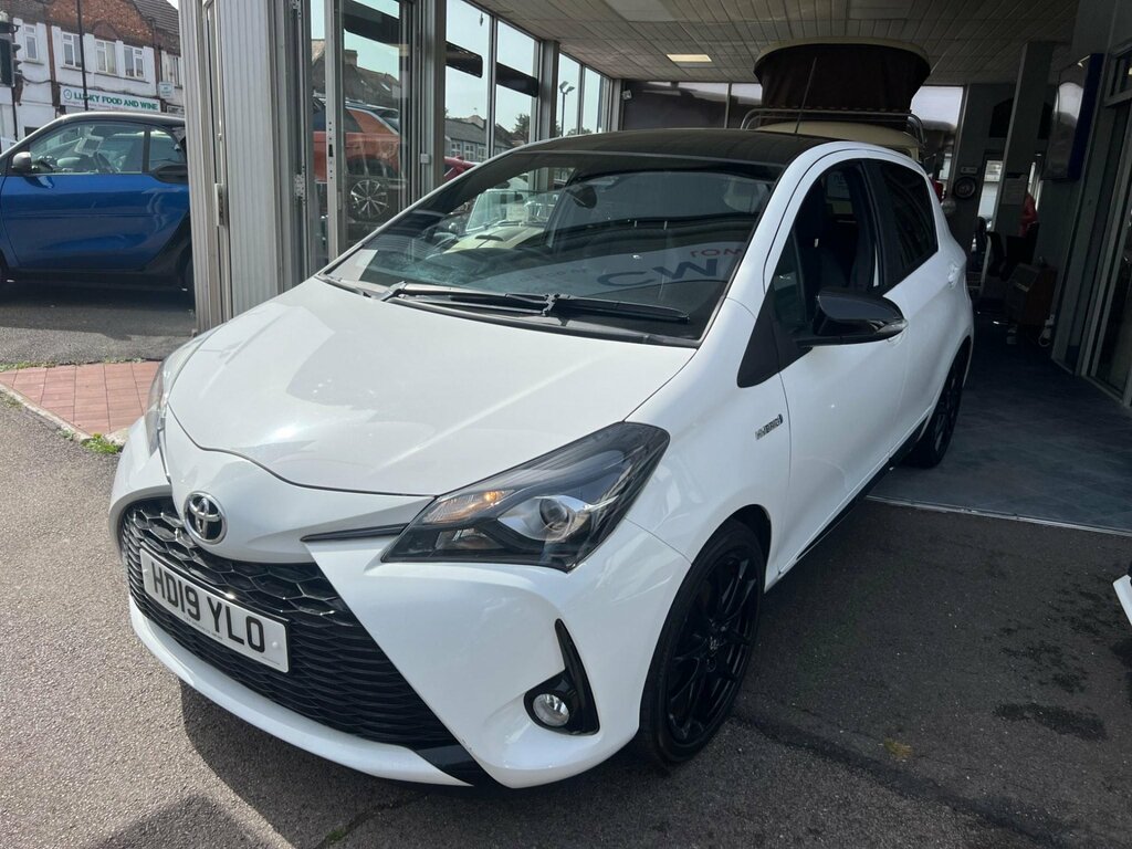 Toyota Yaris 1.5 Vvt-h Gr Sport E-cvt Euro 6 Ss White