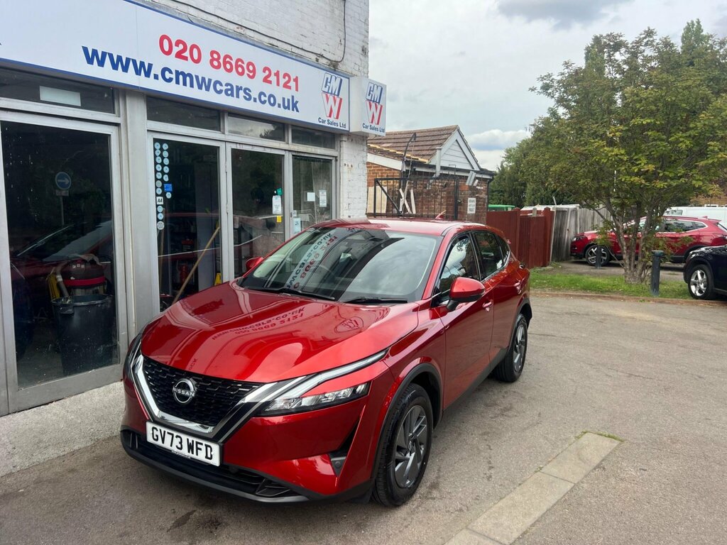 Nissan Qashqai 1.3 Dig-t Mhev Acenta Premium Euro 6 Ss Red