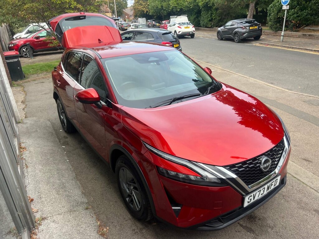 Nissan Qashqai 1.3 Dig-t Mhev Acenta Premium Euro 6 Ss GV73WFD Red #2