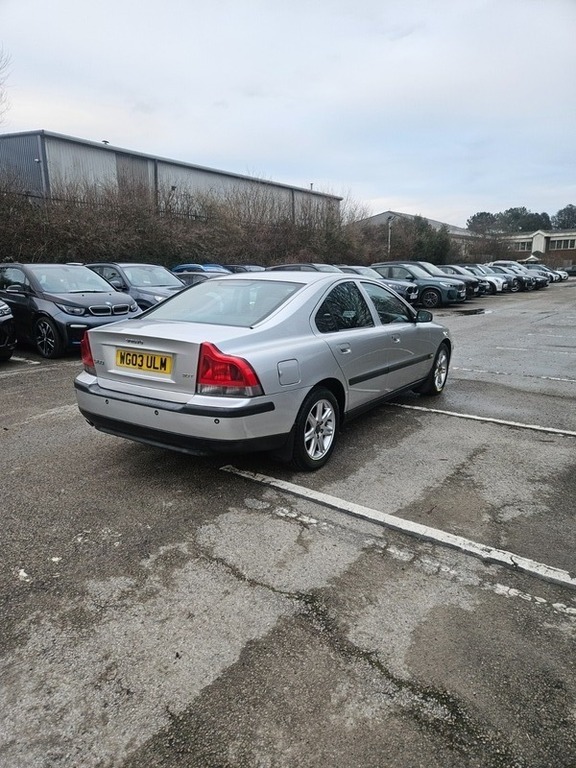 Volvo  Series D5 Se Blue #3