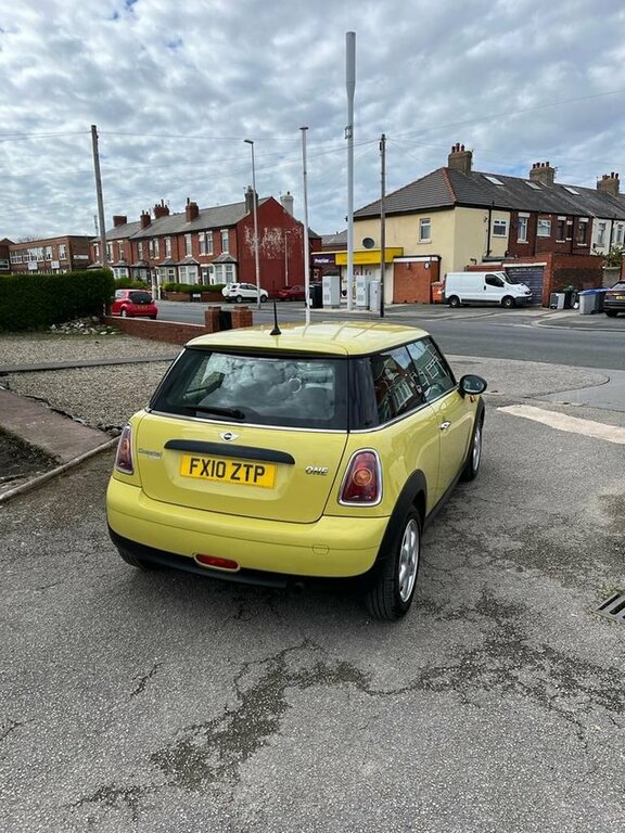 Mini Hatch One 1.6 One 98 Bhp FX10ZTP Yellow #4