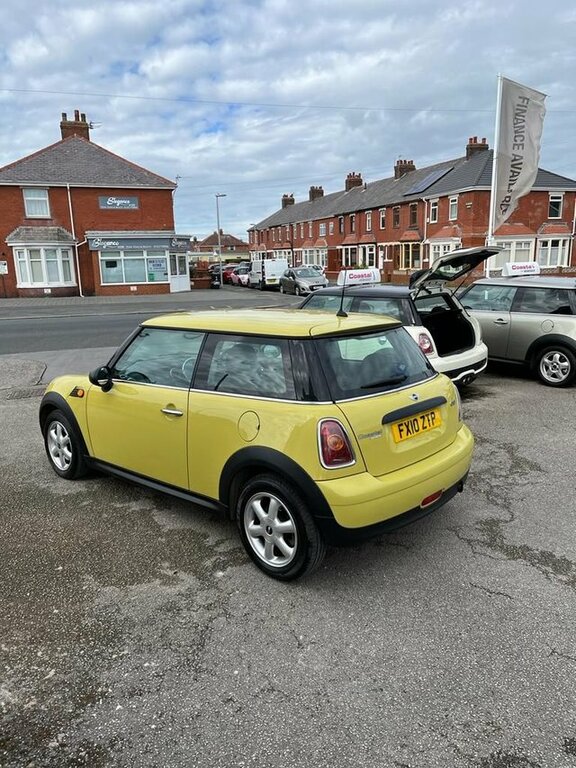 Mini Hatch One 1.6 One 98 Bhp FX10ZTP Yellow #3
