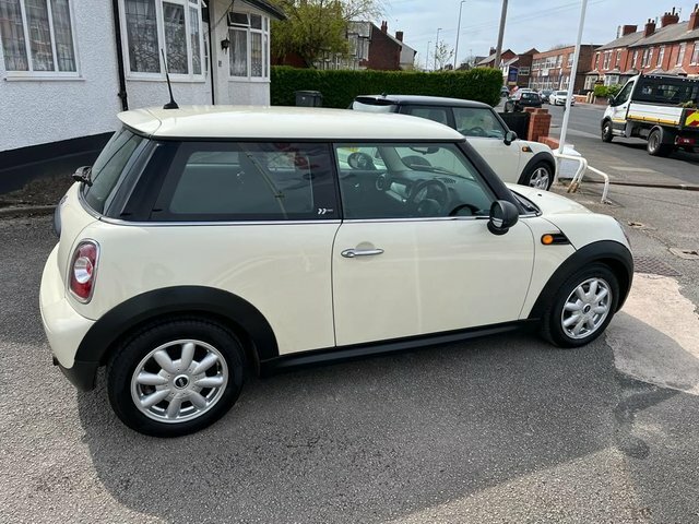 Mini Hatch First 1.6 First 75 Bhp DE60OKR White #5