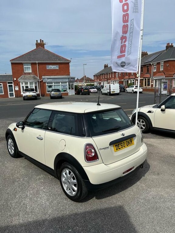 Mini Hatch First 1.6 First 75 Bhp DE60OKR White #3