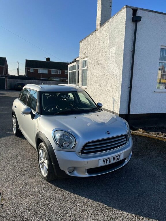 Mini Countryman 1.6 Cooper D 112 Bhp YF11VGZ Silver #2