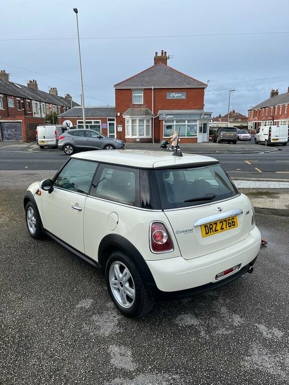 Mini Hatch One 1.6 One 98 Bhp DRZ2766 White #3