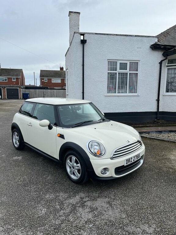 Mini Hatch One 1.6 One 98 Bhp DRZ2766 White #2