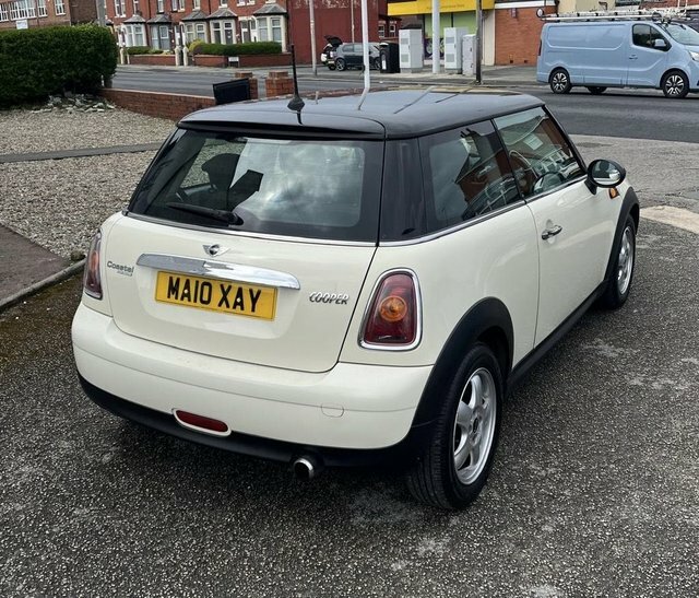 Mini Hatch 1.6 Cooper Hatchback Euro 5 122 MA10XAY White #4
