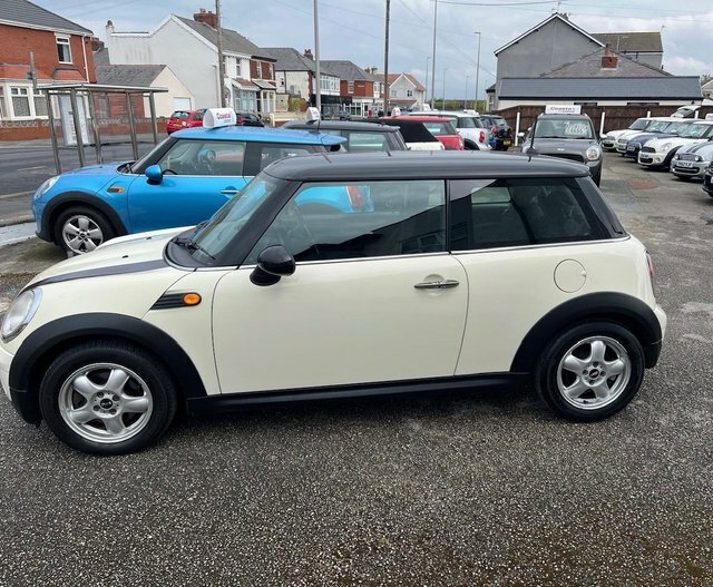 Mini Hatch 1.6 Cooper Hatchback Euro 5 122 MA10XAY White #5