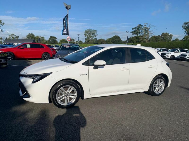 Toyota Corolla Icon 1.8 Hev Cvt AYZ9743 White #2