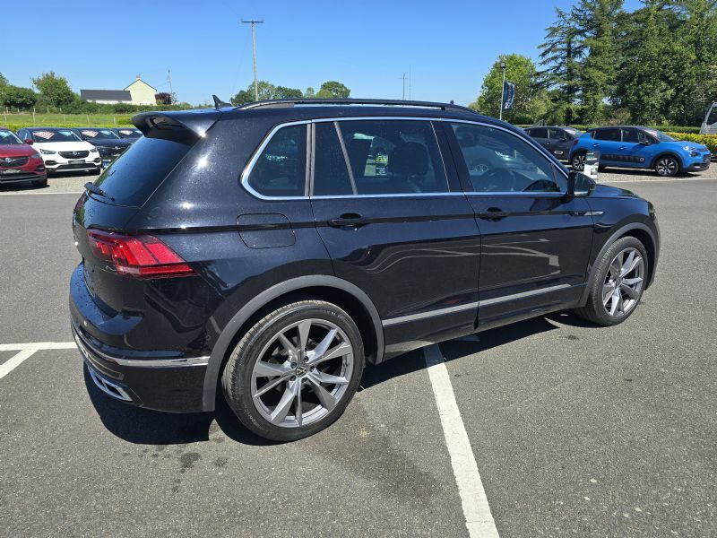 Volkswagen Tiguan R Black #5