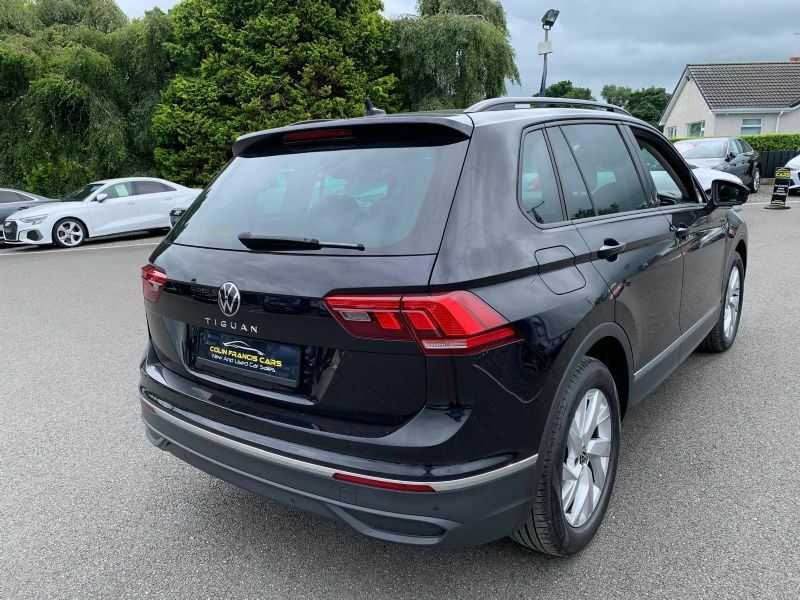 Volkswagen Tiguan Life 2.0Tdi S RXZ5208 Black #5