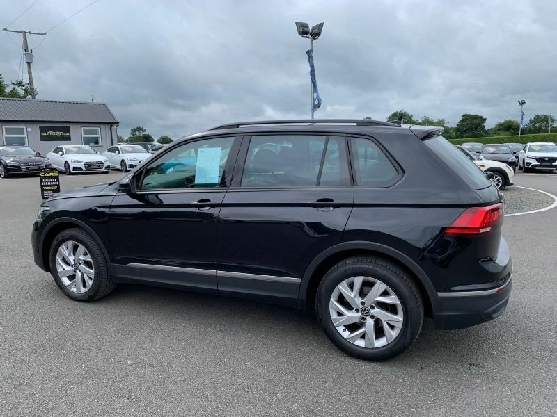 Volkswagen Tiguan Life 2.0Tdi S RXZ5208 Black #3
