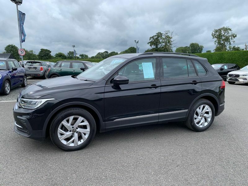 Volkswagen Tiguan Life 2.0Tdi S RXZ5208 Black #2