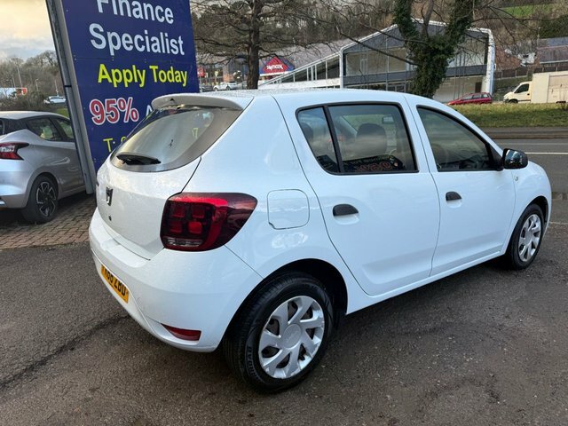 Dacia Sandero 2018 68 1.0 Sce Essential Hatchback Man PK68ZBD White #6