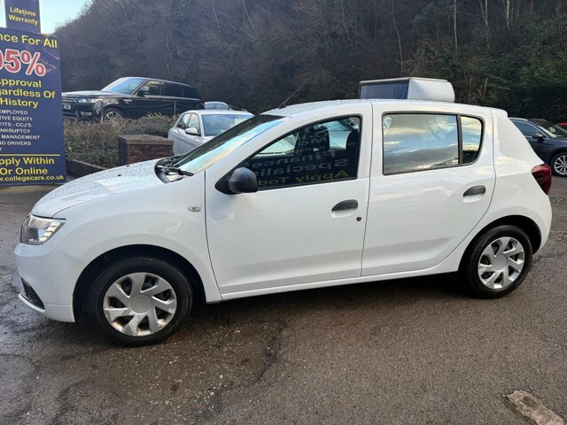 Dacia Sandero 2018 68 1.0 Sce Essential Hatchback Man PK68ZBD White #4