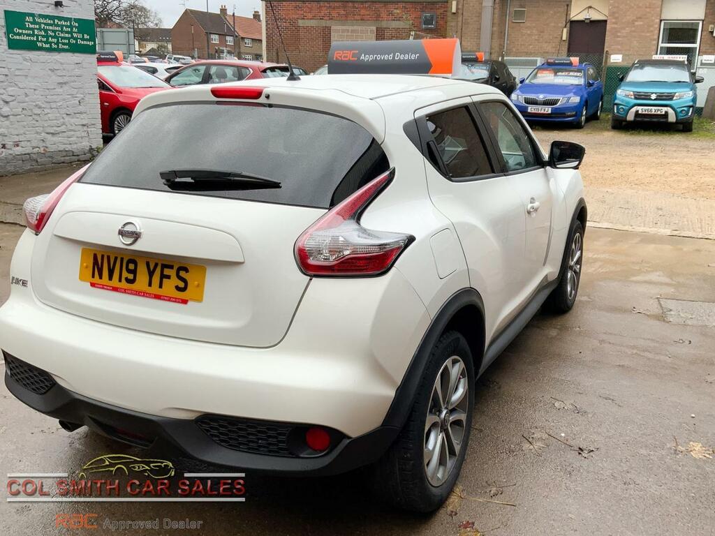Nissan Juke 1.6 112 Tekna Bose Hatchback NV19YFS White #4