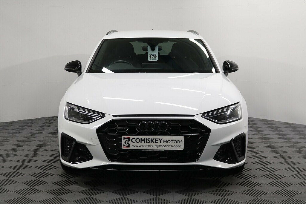 Audi A4 Avant Tdi 40 Black Edition S Tronic Quattro LS73UGZ White #2