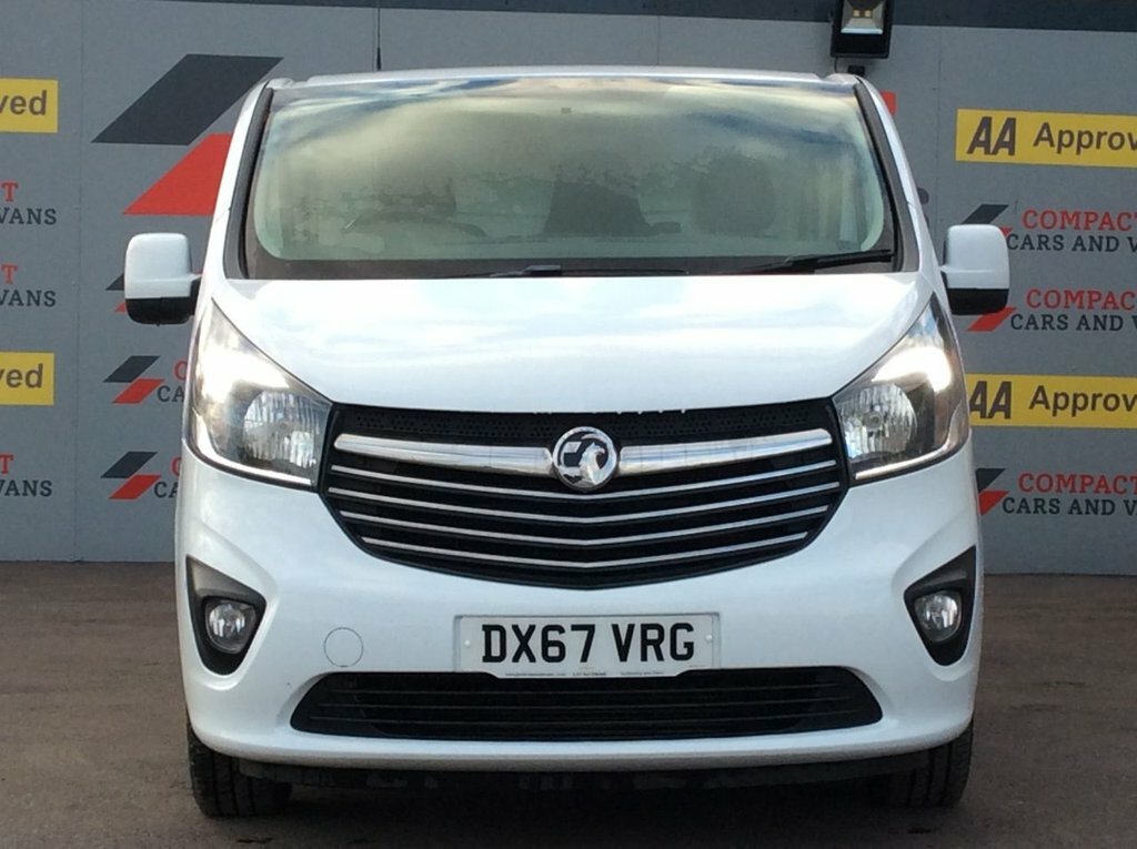 Vauxhall Vivaro Mpv DX67VRG White #3
