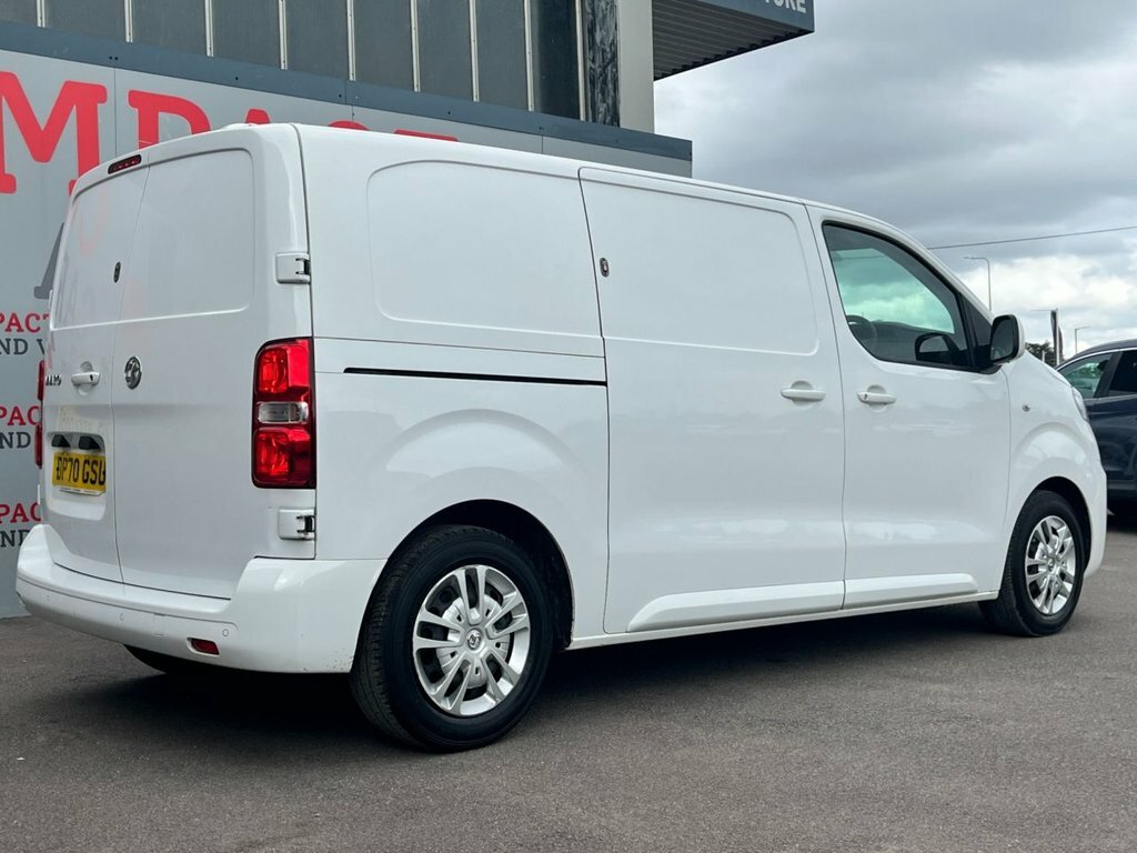 Vauxhall Vivaro 1.5L Sportive DP70GSU White #4