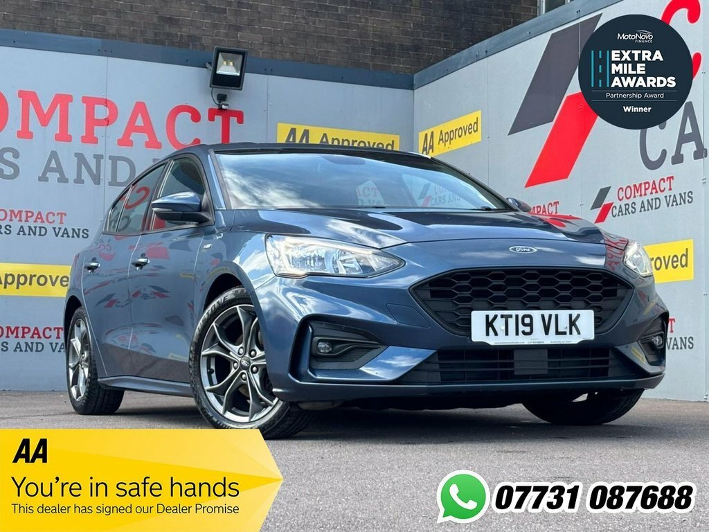Ford Focus 1L St-line Blue