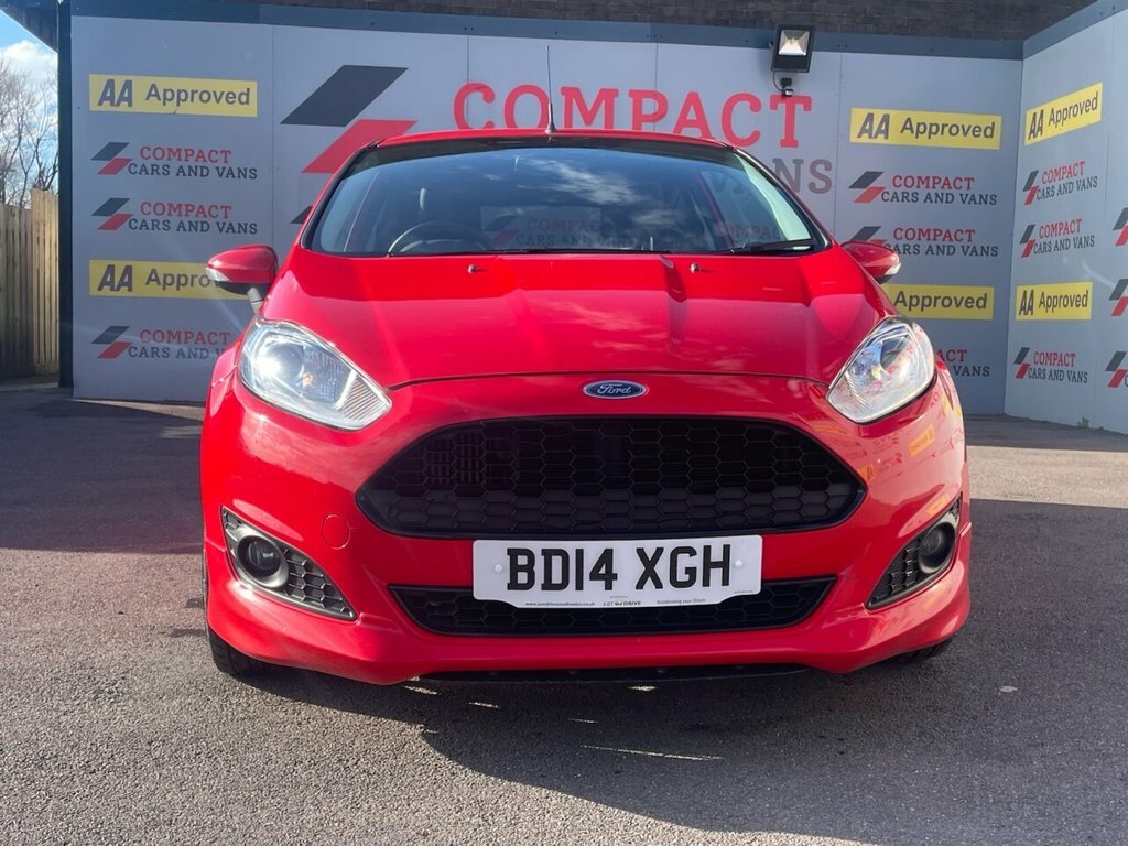 Ford Fiesta Hatchback BD14XGH Red #2