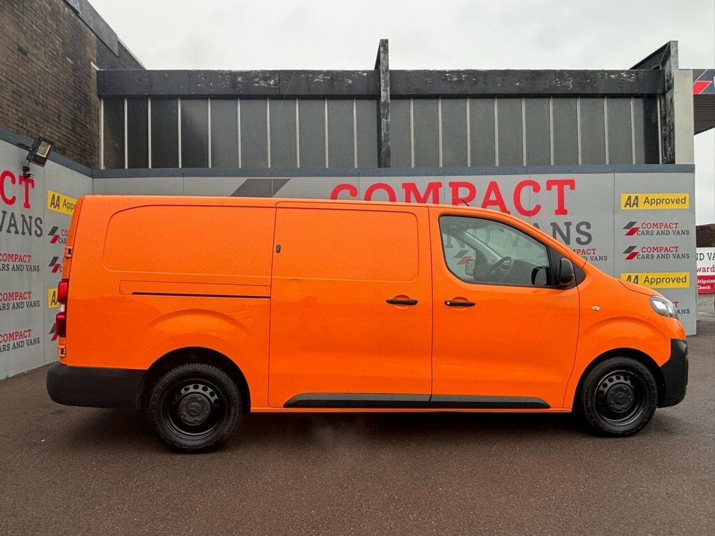 Vauxhall Vivaro 2L Edition CV70DSZ Orange #4