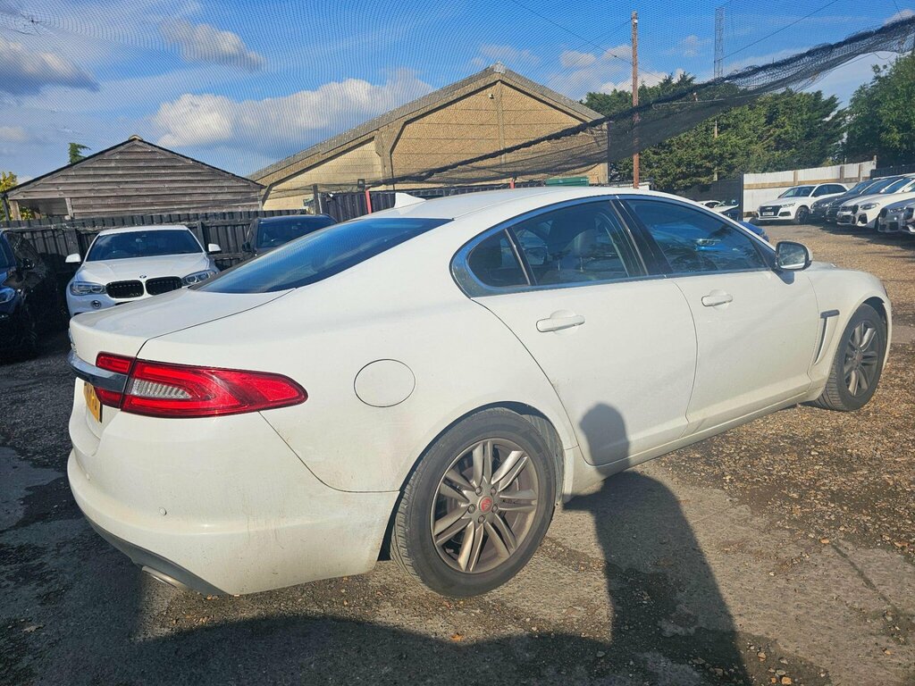 Jaguar XF 2.2D Luxury Euro 5 Ss FH14PTU White #4