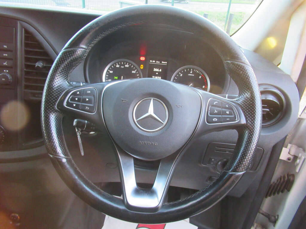 Mercedes-Benz Vito 2.0 114 Progressive Cdi YD21SBF White #4