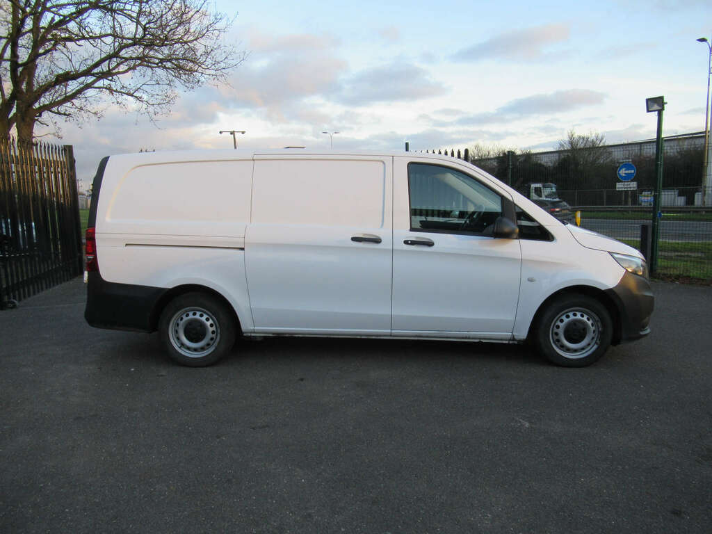 Mercedes-Benz Vito 2.0 114 Progressive Cdi YD21SBF White #3