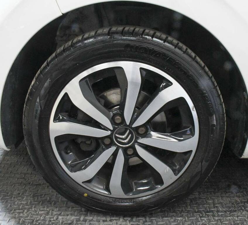 Citroen C1 Hatchback 1.2 Puretech Flair White #5