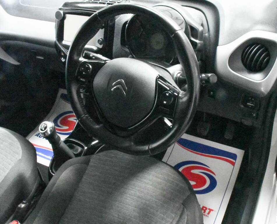 Citroen C1 Hatchback 1.2 Puretech Flair White #3