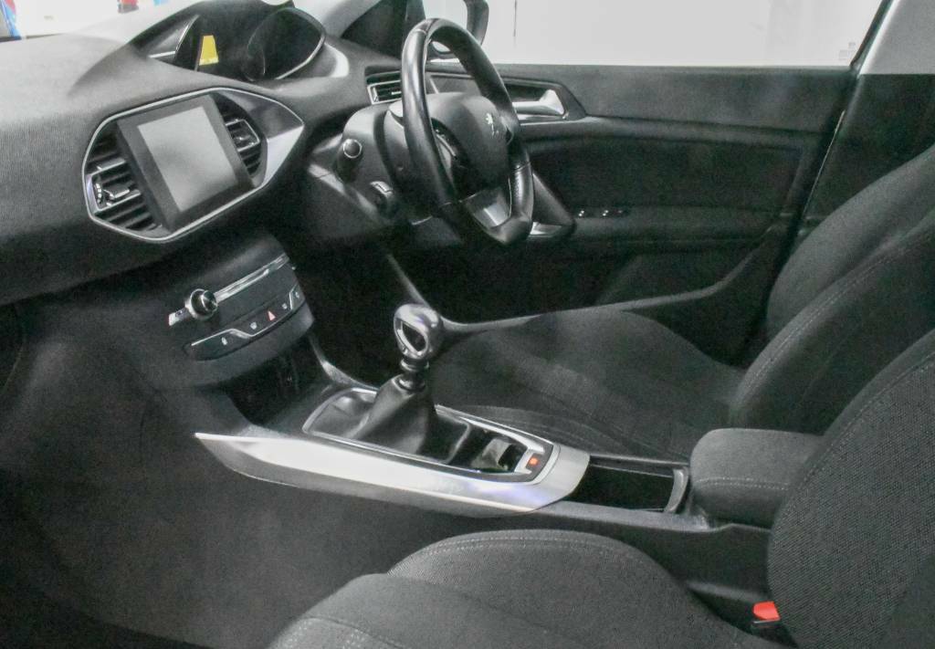 Peugeot 308 1.6 Bluehdi 120Bhp Silver #4