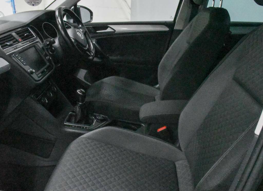 Volkswagen Tiguan Estate 2.0 Tdi 150 4Motion Se Black #3