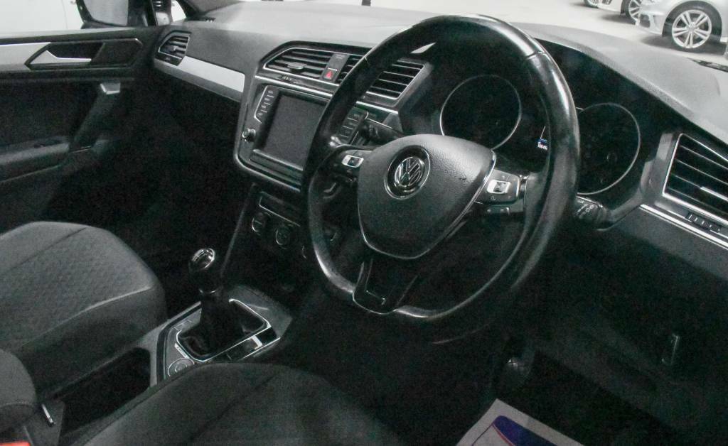 Volkswagen Tiguan Estate 2.0 Tdi 150 4Motion Se Black #4