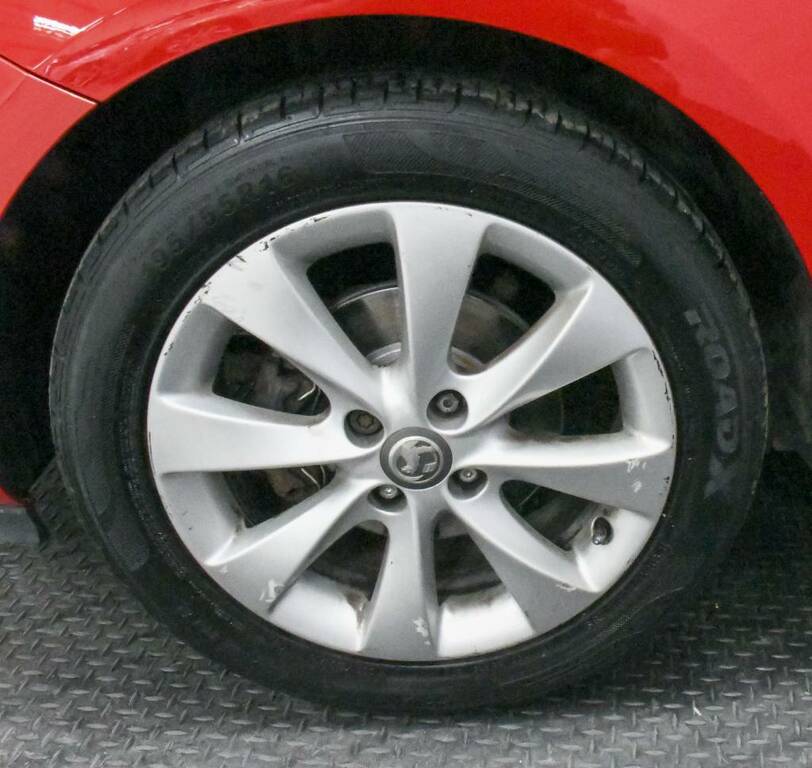 Vauxhall Corsa Hatchback Special Ed 1.4 75 Energy Red #5