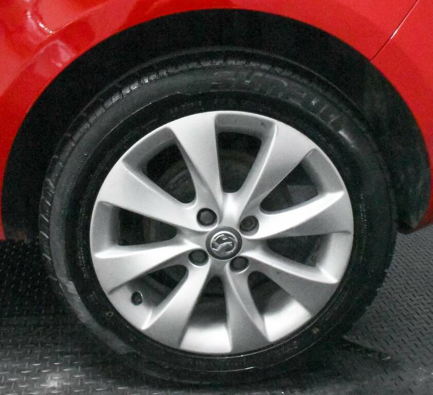 Vauxhall Corsa Hatchback Special Ed 1.4 75 Energy Red #5