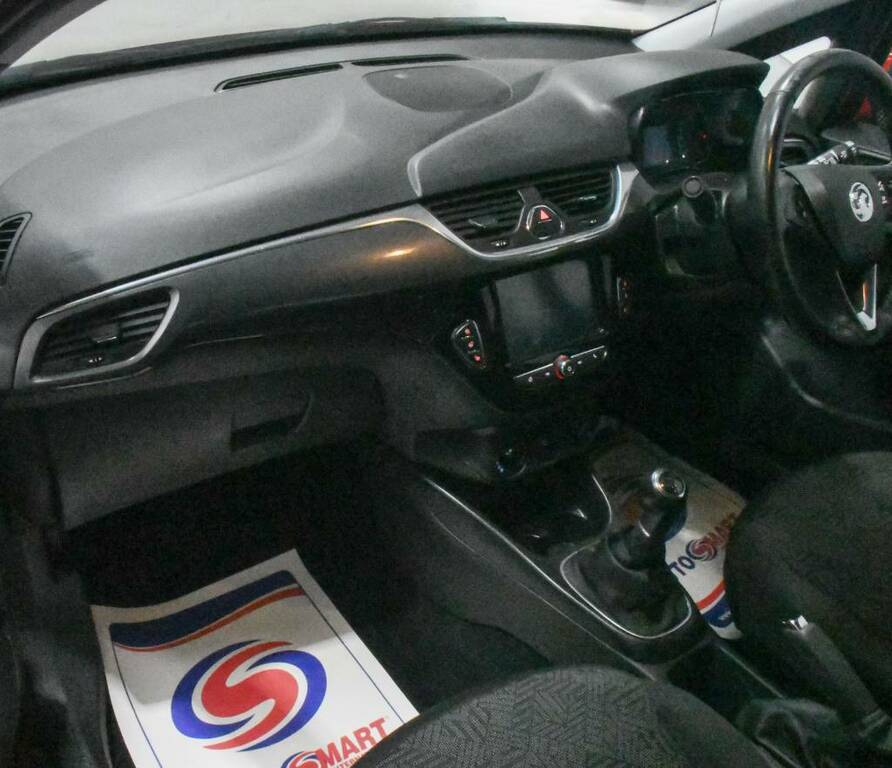 Vauxhall Corsa Hatchback Special Ed 1.4 75 Energy Red #4