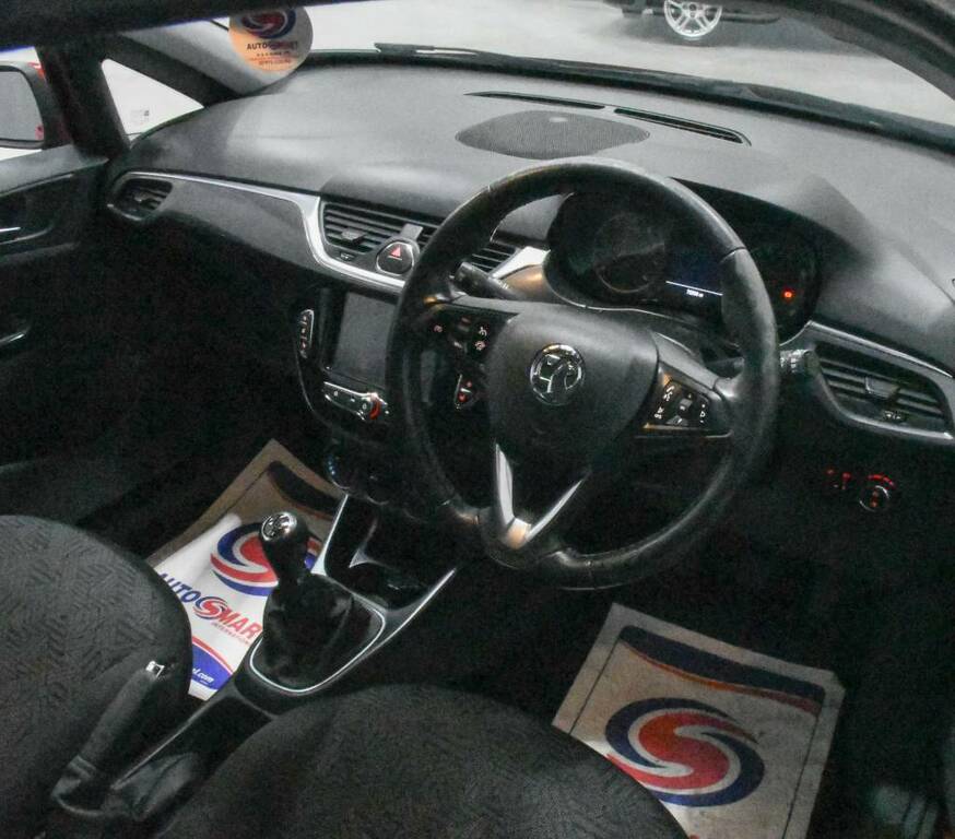 Vauxhall Corsa Hatchback Special Ed 1.4 75 Energy Red #3