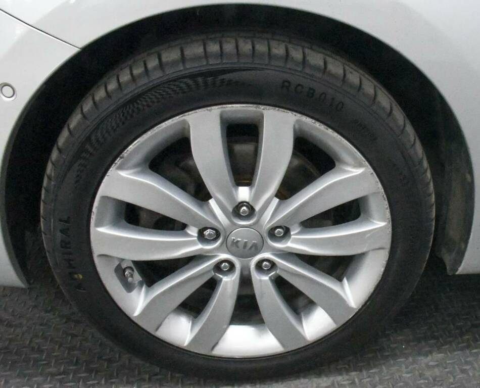Kia Carens Estate 1.7 Crdi 139 4 Silver #5