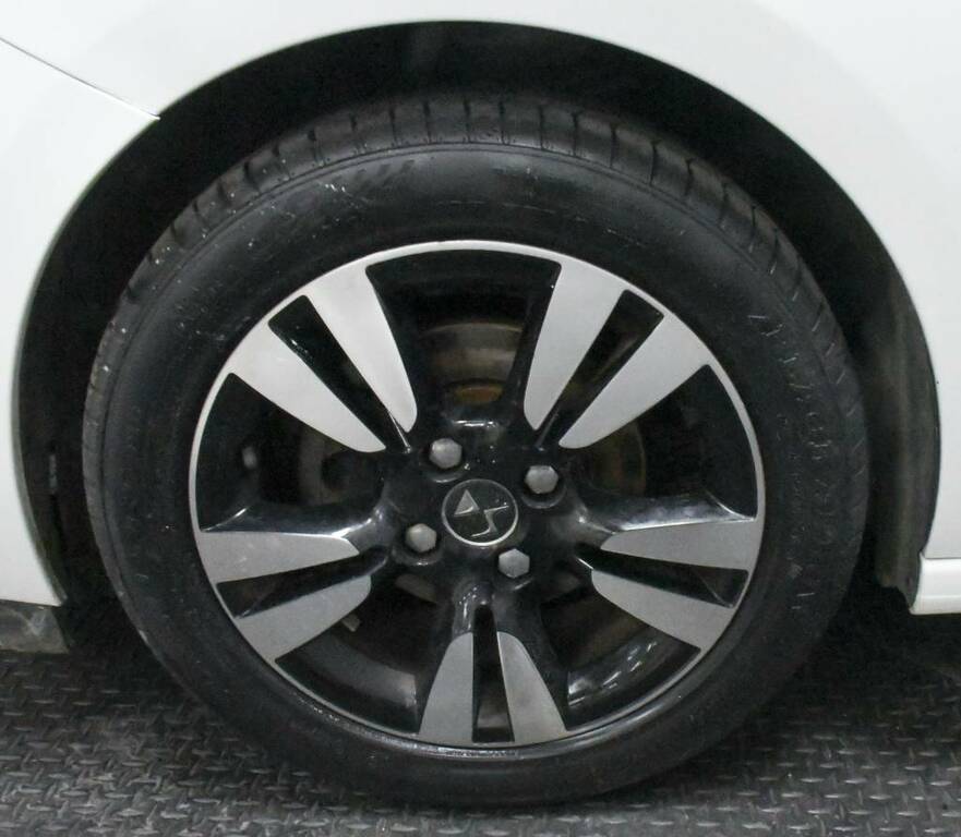DS DS 3 Hatchback 1.6 Bluehdi Chic White #5