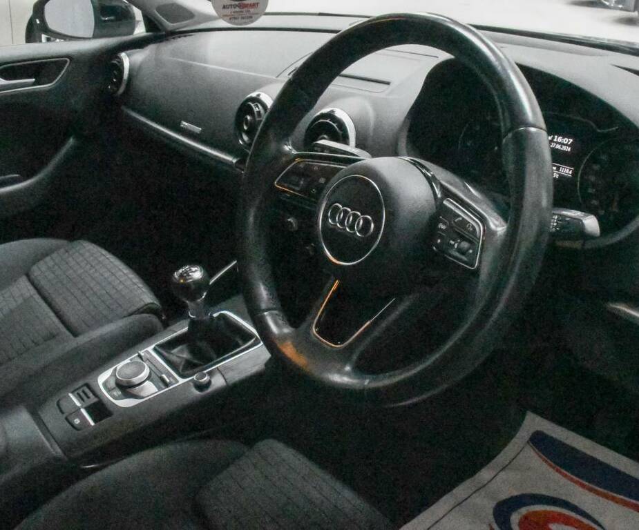 Audi A3 Sportback 1.4 Tfsi Sport Black #3
