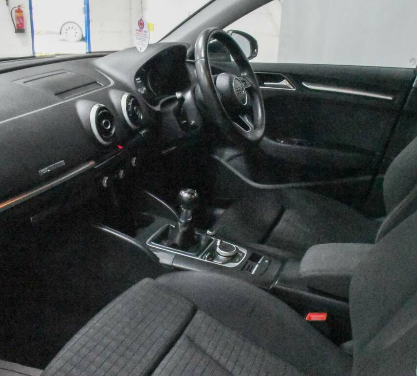 Audi A3 Sportback 1.4 Tfsi Sport Black #4