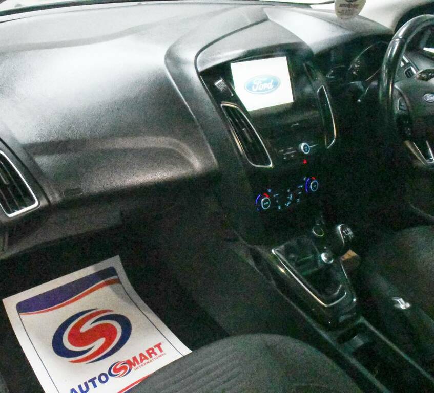 Ford Focus Hatchback 1.5 Tdci 120 Titanium Silver #3
