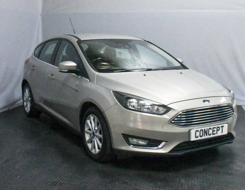 Ford Focus Hatchback 1.5 Tdci 120 Titanium Silver #2