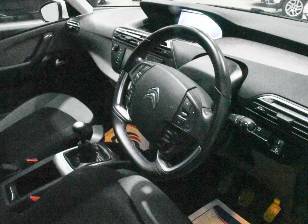 Citroen C4 Picasso Estate 1.6 Bluehdi Exclusive White #3