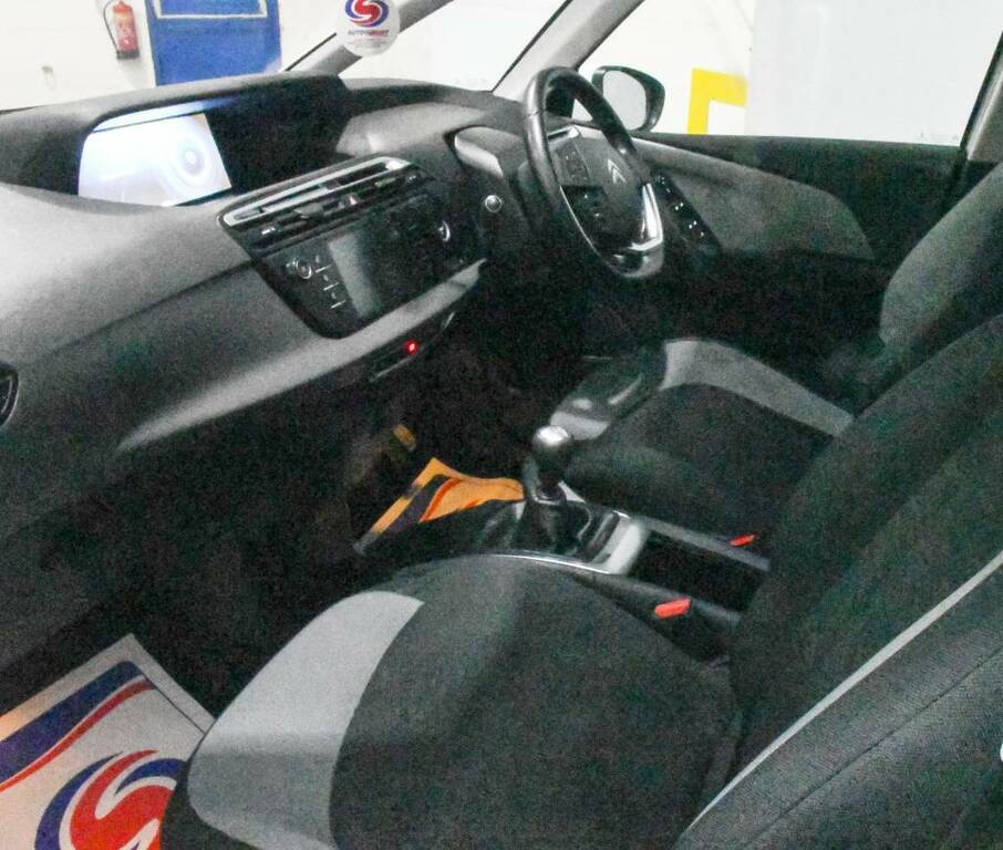 Citroen C4 Picasso Estate 1.6 Bluehdi Exclusive White #4