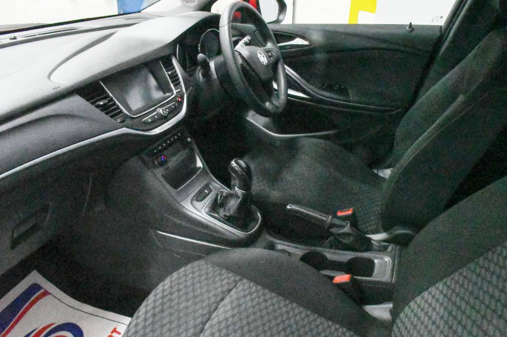 Vauxhall Astra Hatchback 1.4I 16V Design Red #3